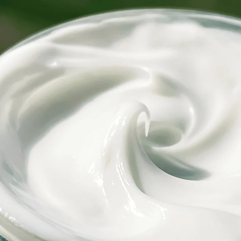 Smooth swirl of creamy moisturizer for intense hydration and skin barrier support