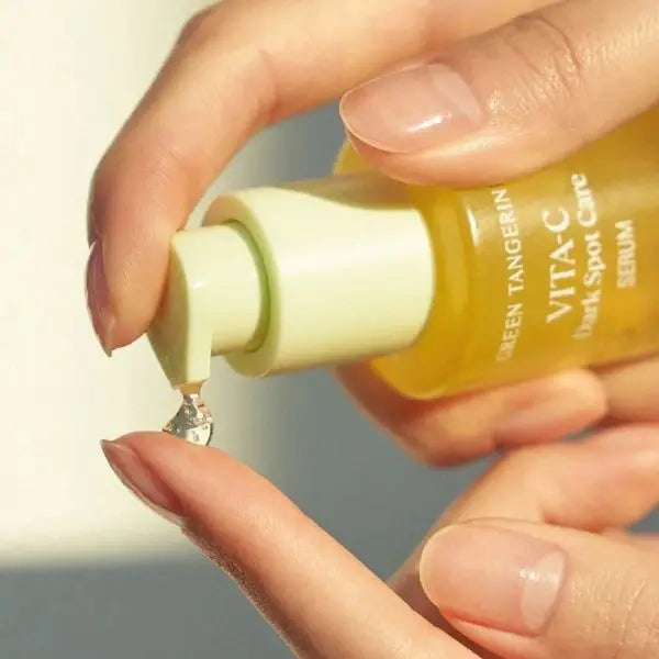 Vitamin C serum with Green Tangerine Extract and Niacinamide for bright, even skin tone