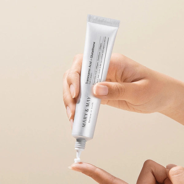 Lightweight, cruelty-free eye cream suitable for sensitive skin
